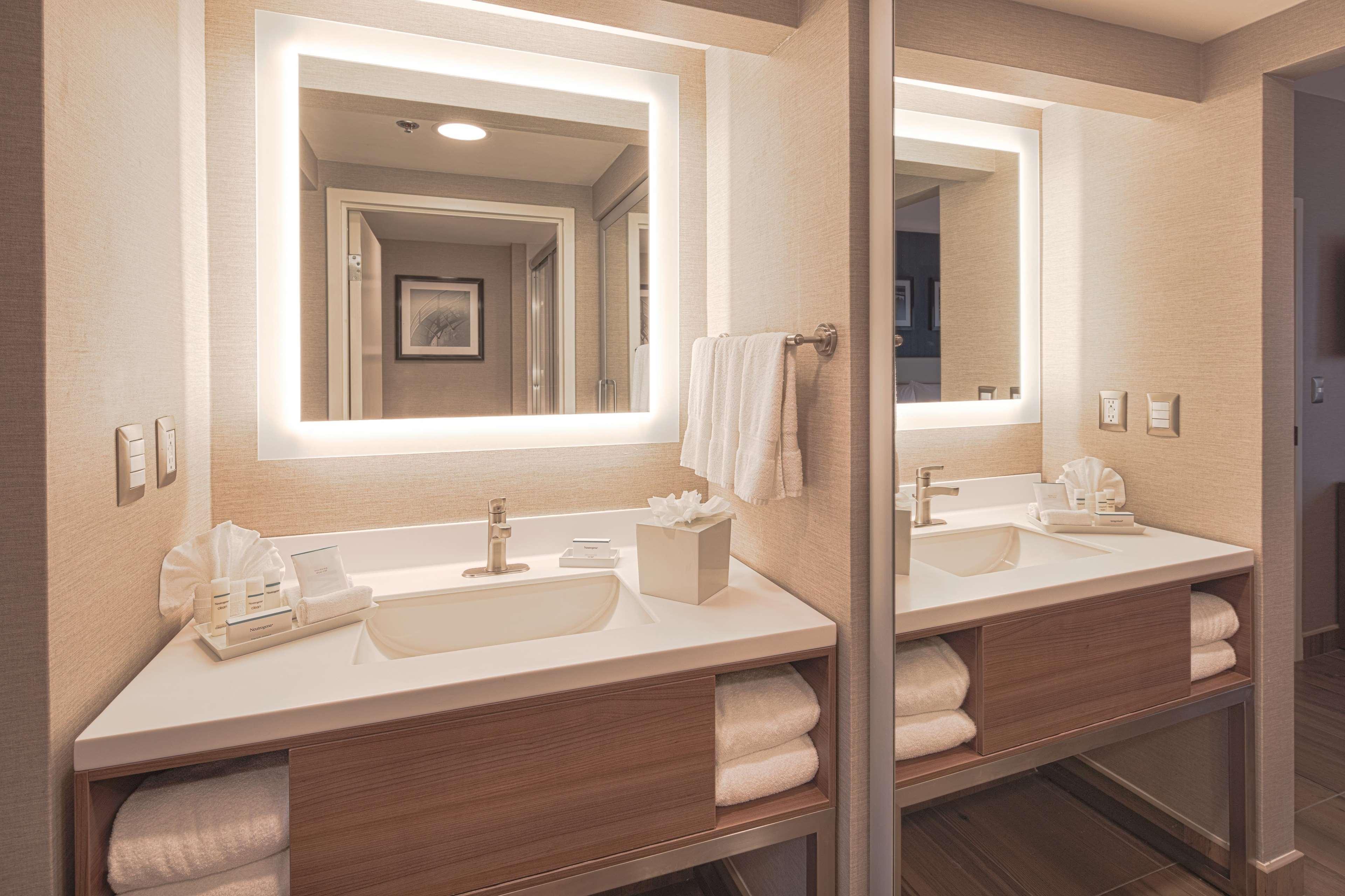 Hampton By Hilton Monterrey Galerias Obispado Dış mekan fotoğraf