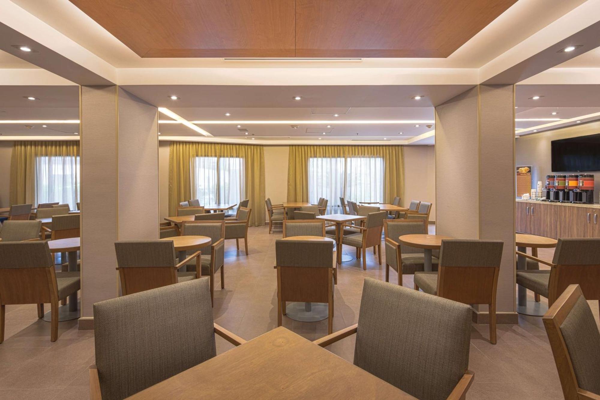 Hampton By Hilton Monterrey Galerias Obispado Dış mekan fotoğraf