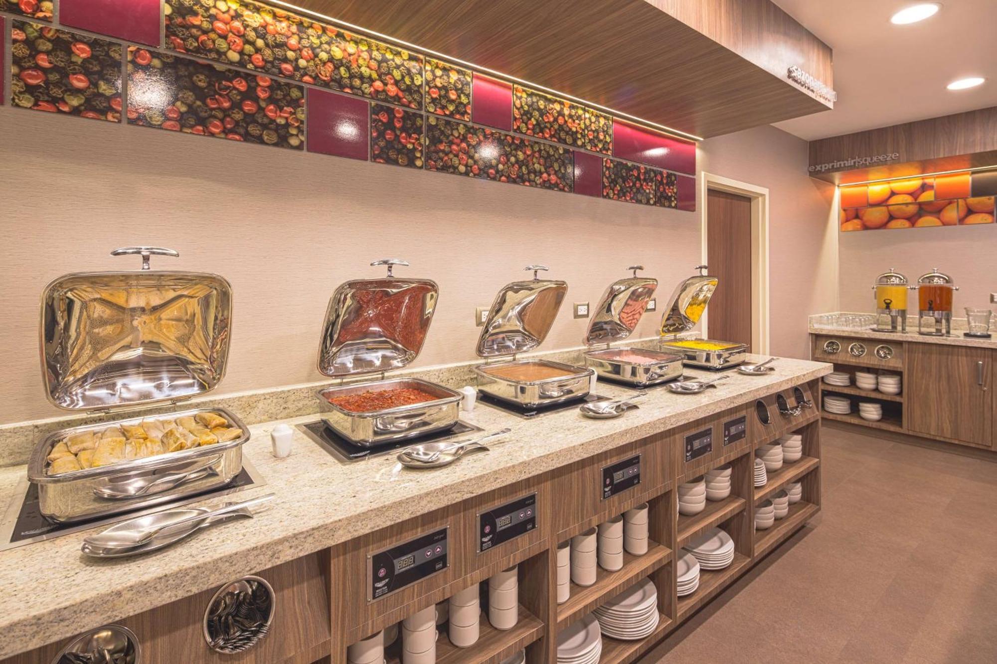 Hampton By Hilton Monterrey Galerias Obispado Dış mekan fotoğraf